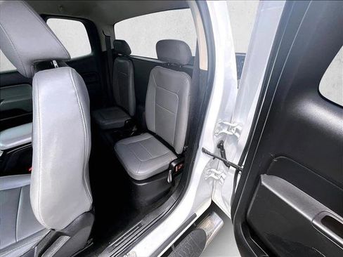 Used 2018 Chevrolet Colorado W/T RWD image 27