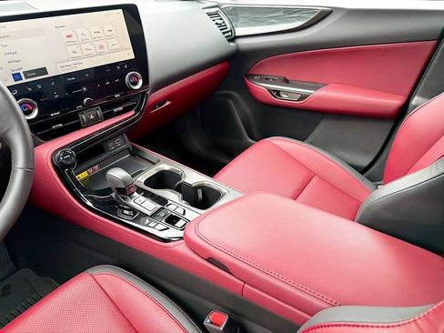 Used 2025 Lexus NX 250 AWD w/ Accessory Package (2T) image 22