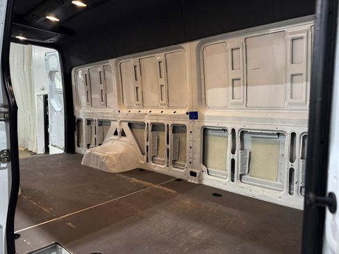 Used 2021 Mercedes-Benz Sprinter 3500 image 31