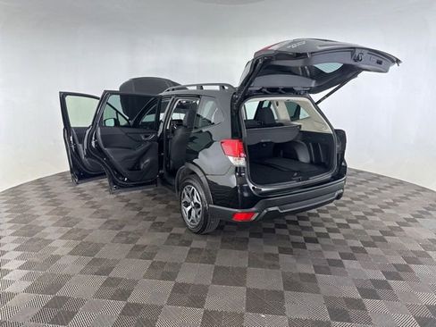 Used 2023 Subaru Forester Premium AWD/4WD image 16