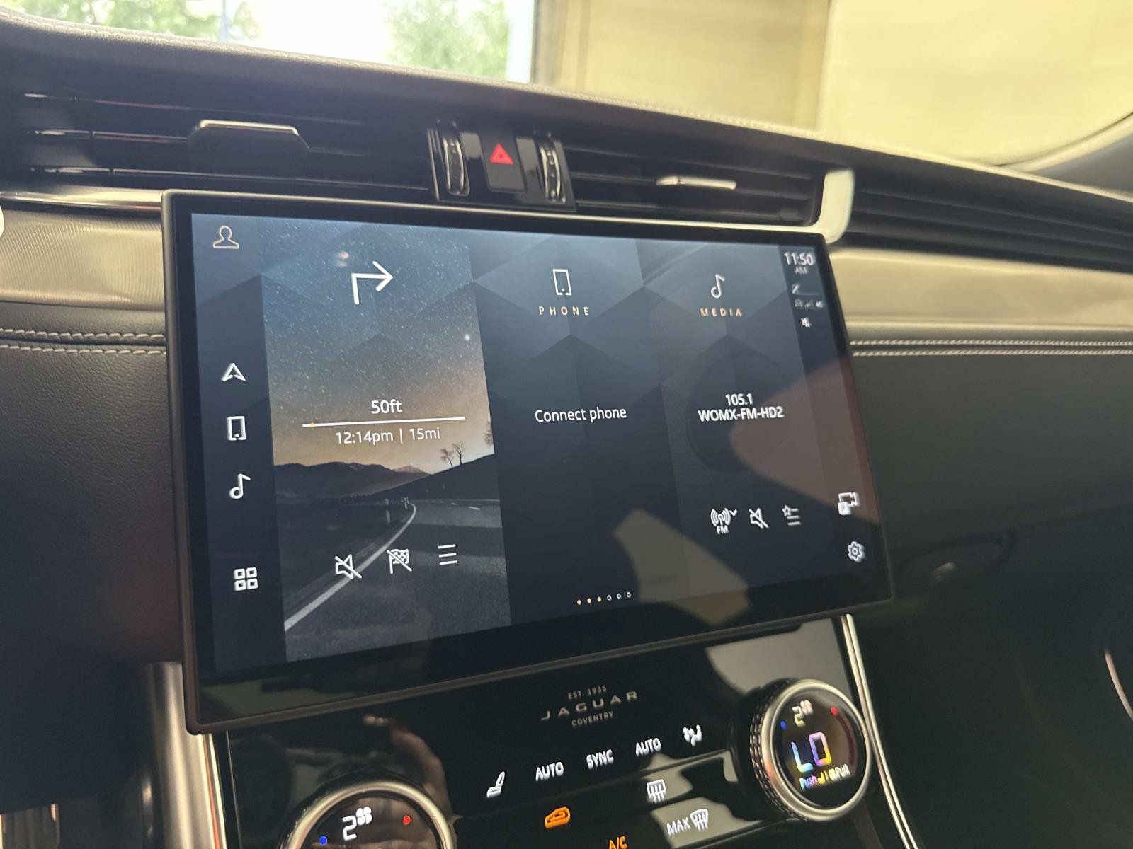 Certified 2024 Jaguar XF R-Dynamic SE AWD/4WD image 16