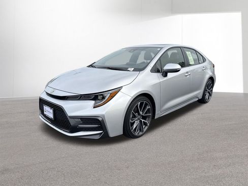 Used 2022 Toyota Corolla XSE FWD image 4