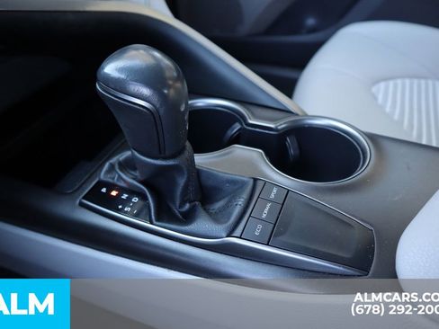 Used 2024 Toyota Camry SE FWD image 30