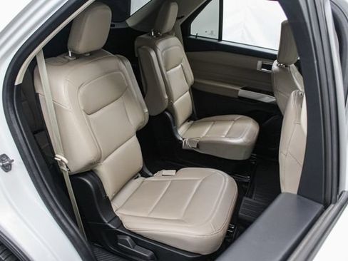 Certified 2023 Ford Explorer XLT w/ Equipment Group 202A AWD/4WD image 21
