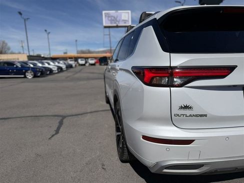 Used 2022 Mitsubishi Outlander SEL image 8