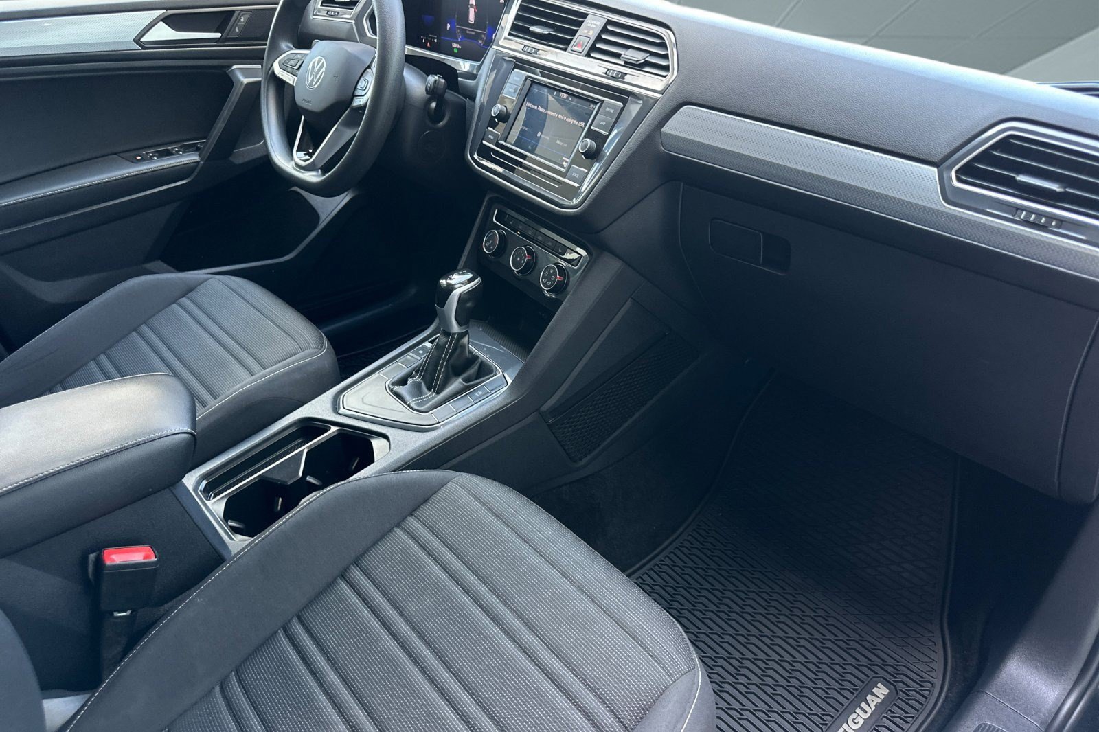 Used 2022 Volkswagen Tiguan S FWD image 33