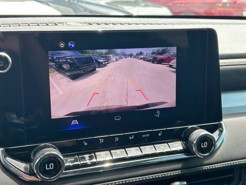 Used 2025 Chevrolet Colorado LT RWD image 27