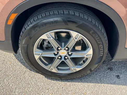 Used 2024 Chevrolet Blazer LT w/ Driver Confidence Package image 8