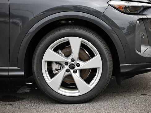 New 2025 Audi Q5 Prestige image 4