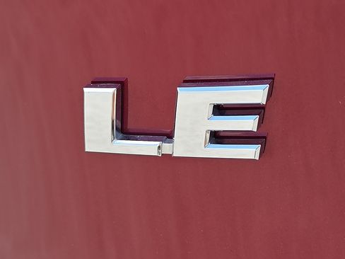 Used 2025 Toyota RAV4 LE FWD image 8