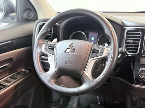 Used 2018 Mitsubishi Outlander SEL AWD/4WD image 12