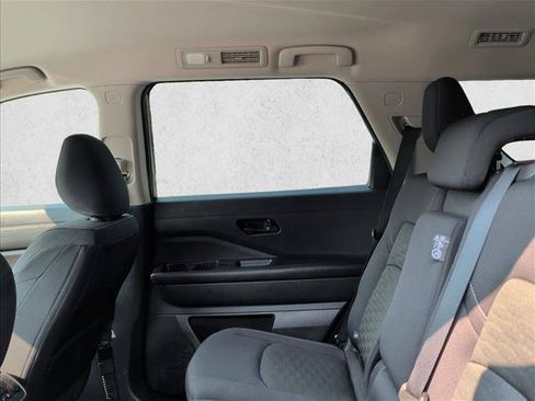 Used 2024 Nissan Pathfinder SV FWD image 20