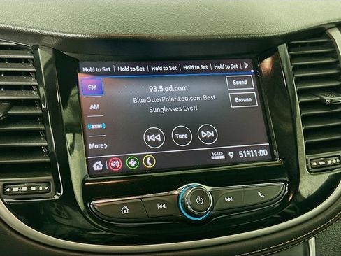 Used 2022 Chevrolet Trax LT w/ LT Convenience Package image 21