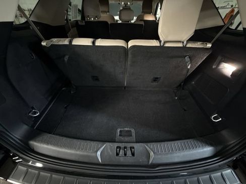 Used 2023 Ford Explorer Limited AWD/4WD image 17