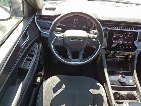 New 2025 Jeep Grand Cherokee L Laredo w/ Luxury Tech Group I image 9