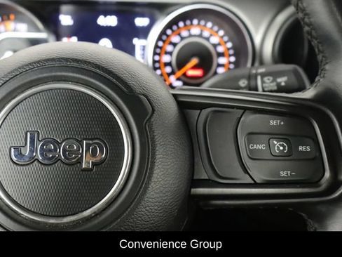 Used 2022 Jeep Gladiator Sport AWD/4WD image 10