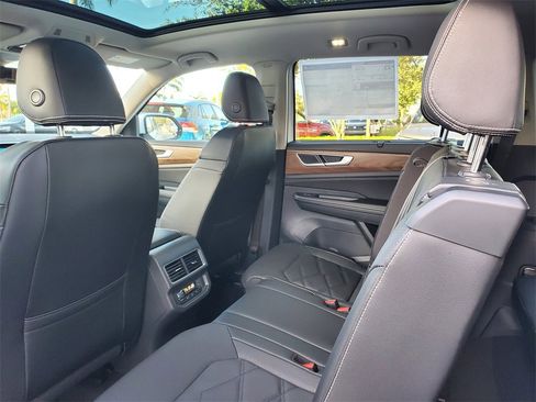 New 2026 Volkswagen Atlas SE image 5