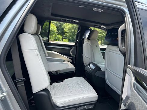 Used 2025 Cadillac Escalade V AWD/4WD image 58