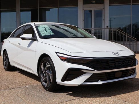 New 2025 Hyundai Elantra Limited image 7