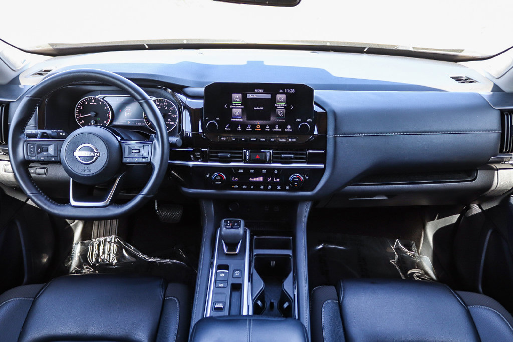 Used 2025 Nissan Pathfinder SL w/ SL Premium Package FWD image 14