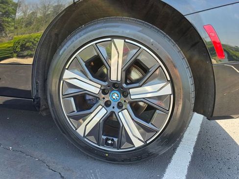 Used 2024 BMW iX xDrive50 w/ Premium Package AWD/4WD image 11