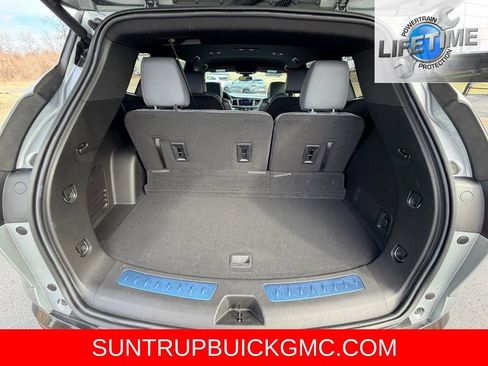 Used 2024 Buick Enclave Essence image 21