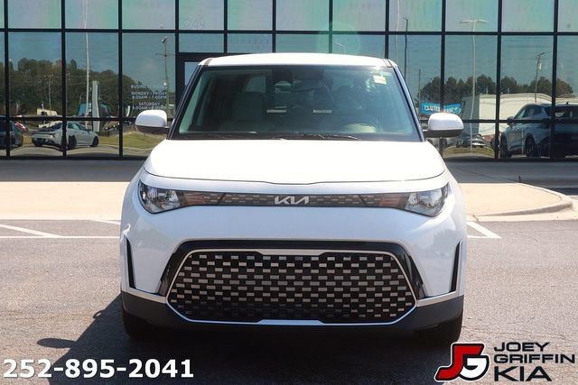 Certified 2025 Kia Soul EX FWD image 2