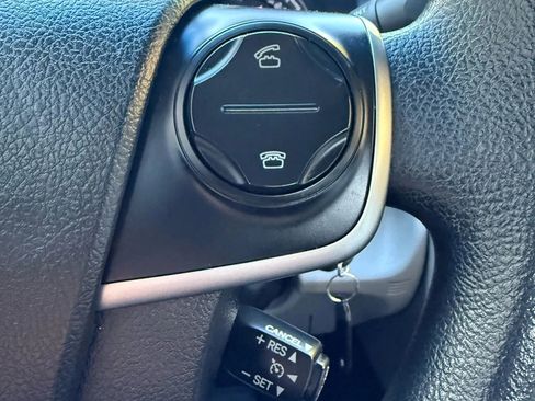 Used 2012 Toyota Camry LE image 21