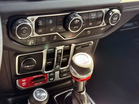 Used 2026 Jeep Wrangler Unlimited Rubicon AWD/4WD image 16