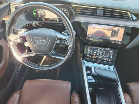 Used 2019 Audi e-tron Prestige image 27