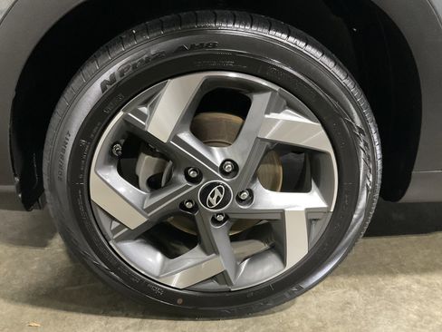 Used 2025 Hyundai Venue SEL FWD image 10