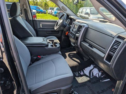 Used 2024 RAM 1500 Classic SLT AWD/4WD image 10