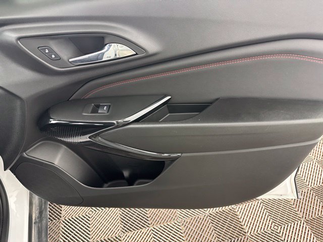 Used 2025 Chevrolet Trax RS w/ Driver Confidence Package FWD image 21