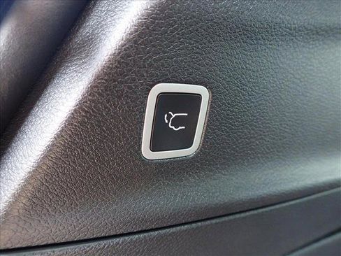 New 2025 Chrysler Pacifica Select image 9