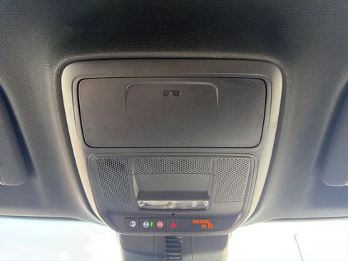 Certified 2025 Chevrolet Traverse LT w/ Driver Confidence Package image 18