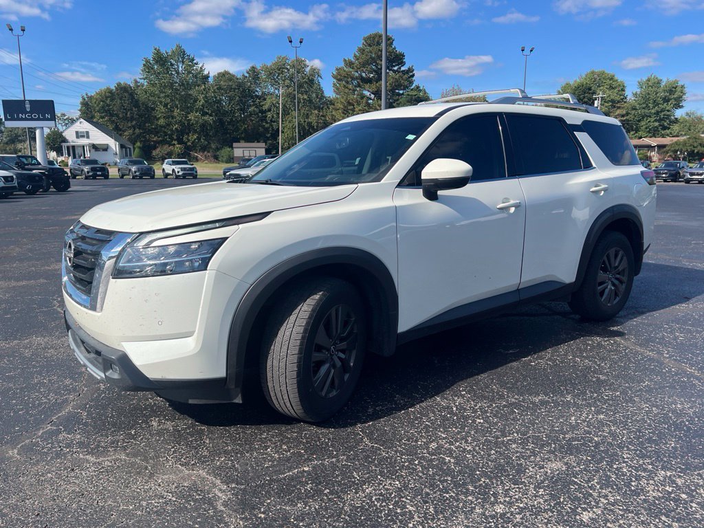 Used 2022 Nissan Pathfinder SL AWD/4WD image 6