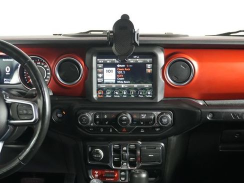 Used 2022 Jeep Wrangler Unlimited Rubicon w/ Cold Weather Group image 24