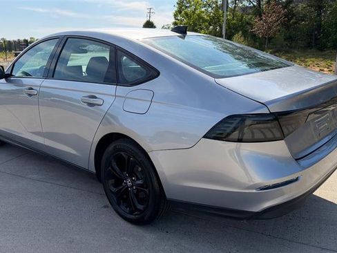 Used 2025 Honda Accord SE image 3