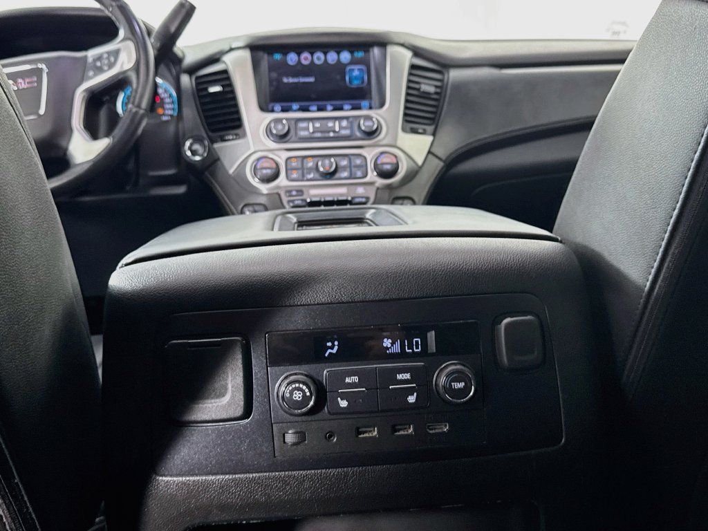 Used 2017 GMC Yukon SLT w/ Premium Edition RWD image 31