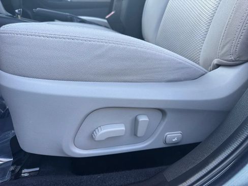 Used 2015 Subaru Forester 2.5i Premium w/ All-Weather Package AWD/4WD image 23