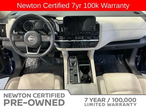 Used 2023 Nissan Pathfinder SL FWD image 11