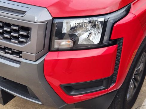 Used 2025 Nissan Frontier SV RWD image 8
