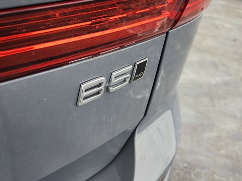 Used 2024 Volvo XC60 B5 Plus image 21