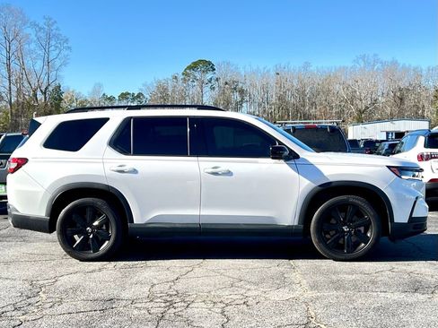 Used 2025 Honda Pilot Black Edition image 2