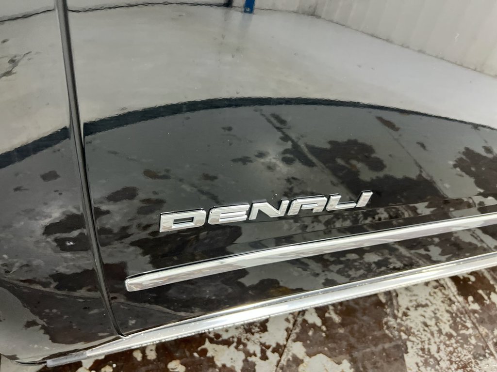 Used 2019 GMC Yukon XL Denali w/ Denali Ultimate Package AWD/4WD image 28