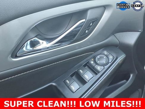 Certified 2023 Chevrolet Traverse LT w/ LT Premium Package image 11