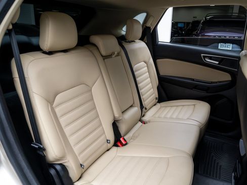Used 2018 Ford Edge SEL w/ Equipment Group 201A FWD image 22