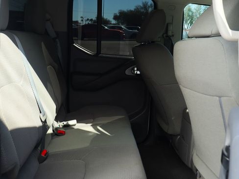 Used 2021 Nissan Frontier S image 27