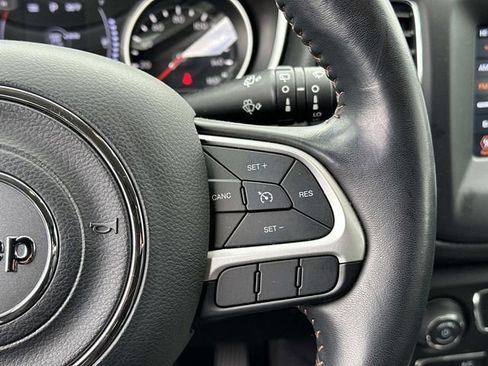 Certified 2019 Jeep Compass Latitude image 29