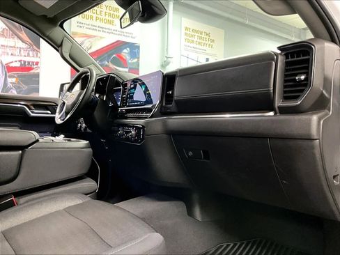 Used 2025 Chevrolet Silverado 1500 LT image 14